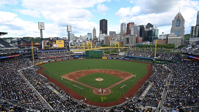 Milwaukee Brewers v Pittsburgh Pirates 