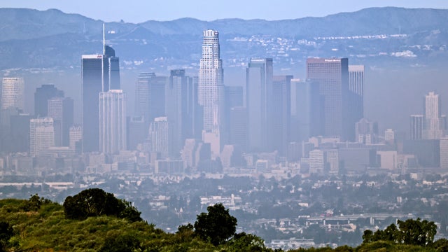Smog covers downtown Los Angeles 