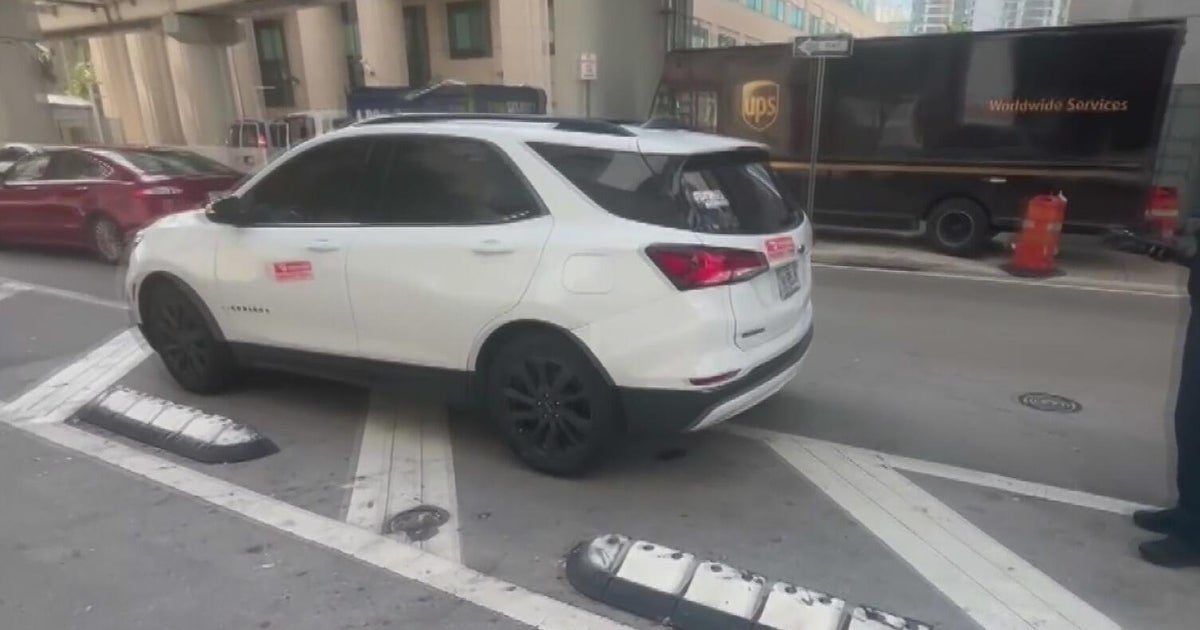 Downtown Miami residents fed up with illegal parking in bike lanes