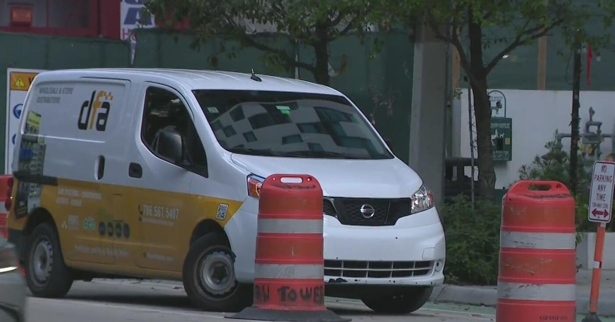 Miami residents are sounding the alarm on illegal parking in bike lanes: “It’s a problem and it’s dangerous”