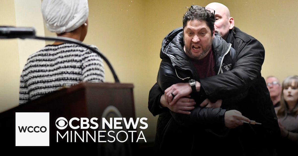 Man accused of spraying Rep. Ilhan Omar with liquid to be arraigned ...