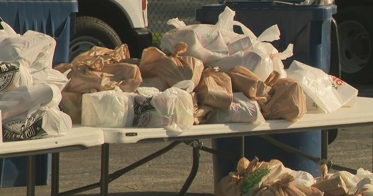 Broward city is hosting a food drive for TSA workers without pay due to government shutdown