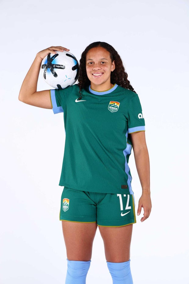denver-summit-fc-midfielder-jasmine-aikey-3.jpg 