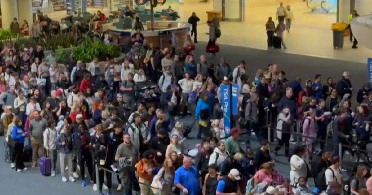 Trump calling in ICE agents for airport security as DHS shutdown continues