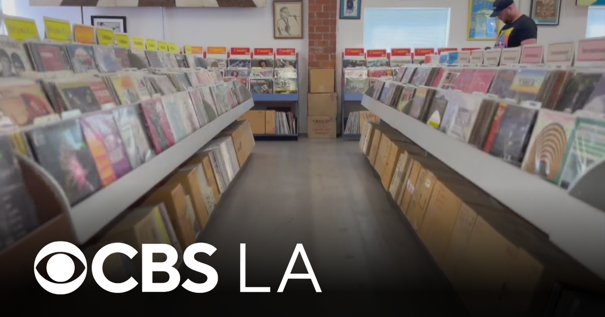 Vinyl record sales hit $1 billion in 2025, surpassing CDs for first ...