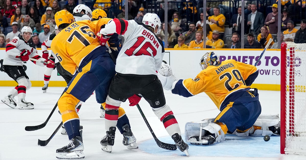 Hischier scores twice as Devils down Predators 4-2