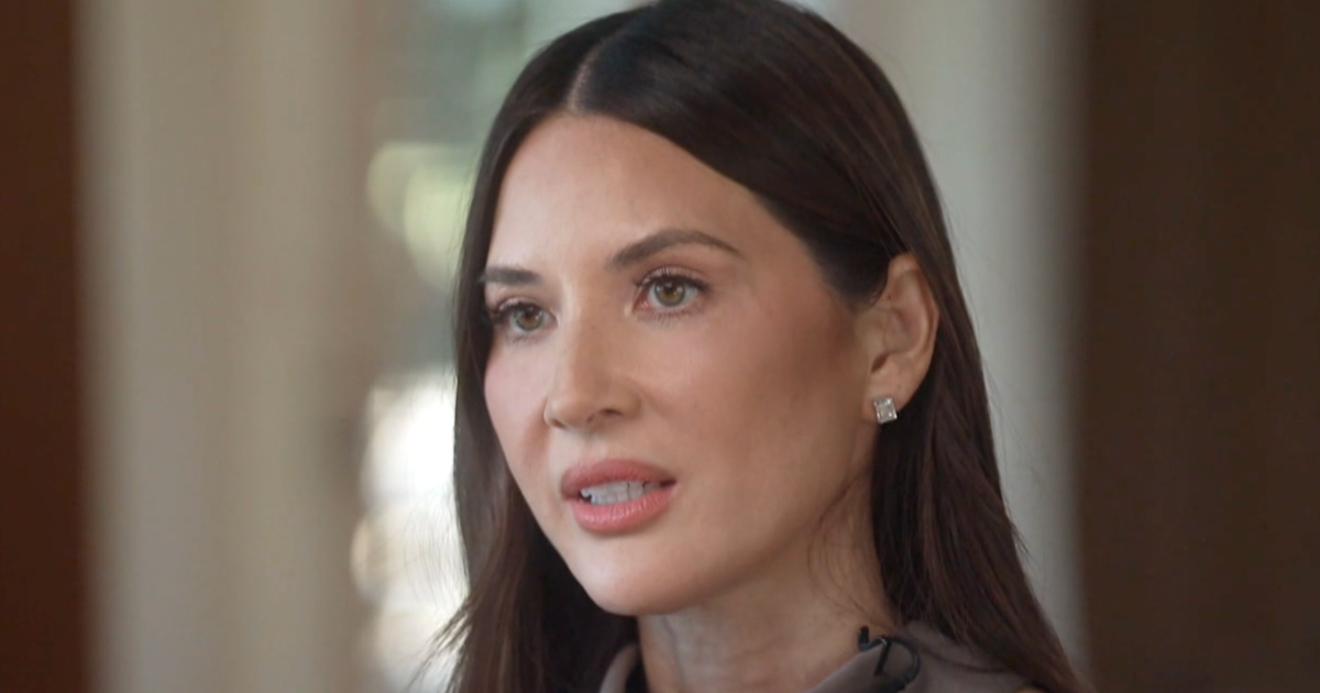 Olivia Munn sounds the alarm after shocking breast cancer diagnosis: "No symptoms"