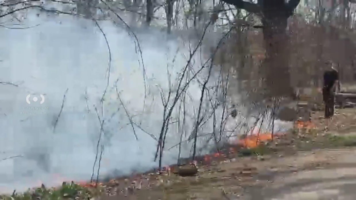 Crews battling brush fire in FDR Park in South Philadelphia - CBS ...