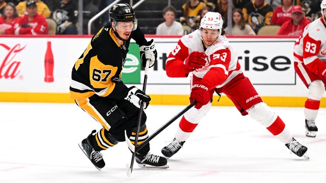 Detroit Red Wings v Pittsburgh Penguins 