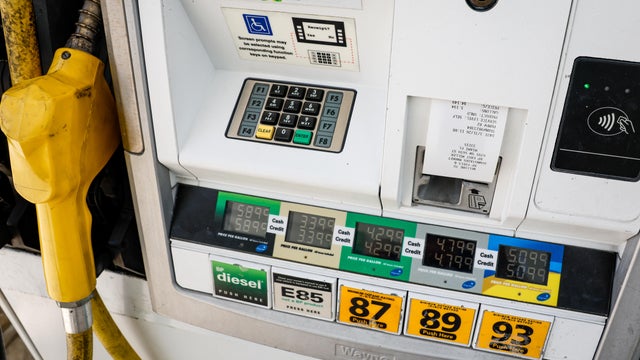 US Gasoline Tops $4 For First Time Since 2022 On Iran War 