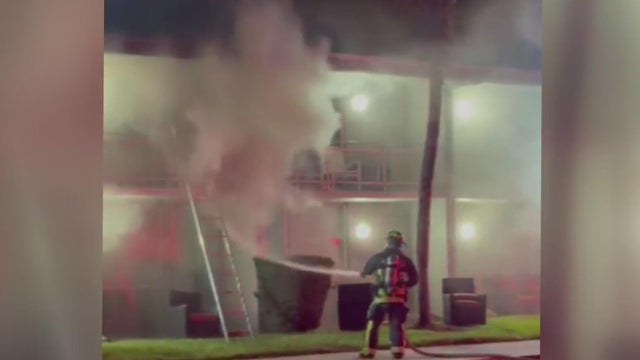 cbsmiami-hollywood-hotel-fire-1.jpg 
