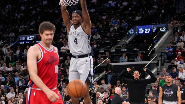 Spurs Clippers Basketball 