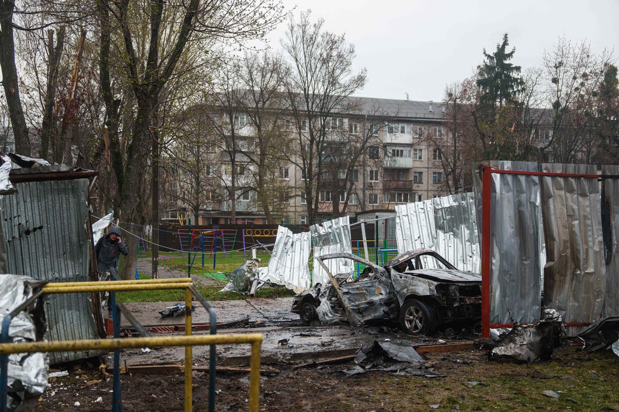 russia-and-ukraine-trade-deadly-strikes-killing-at-least-10-and