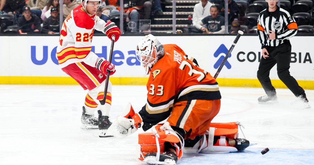Ryan Strome scores against former team, Ducks' late-season skid extends to 5 with 5-3 loss to Flames