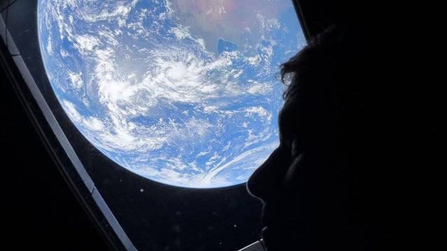 Artemis II Launches Manned Test Flight Around The Moon 