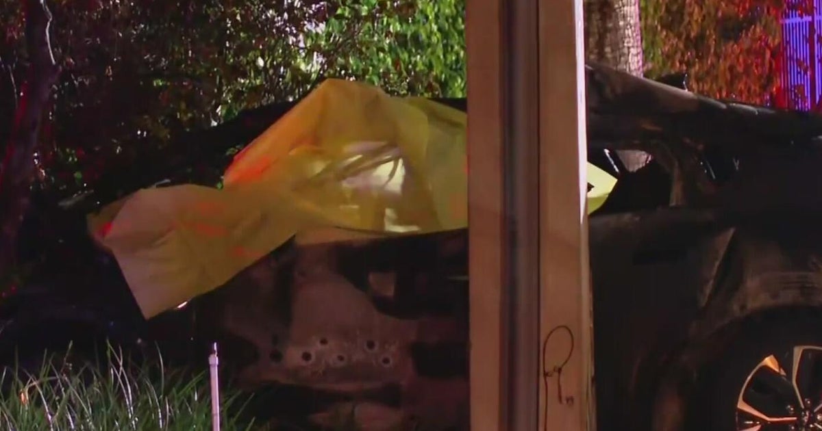 Fiery crash in Doral kills 2 teens