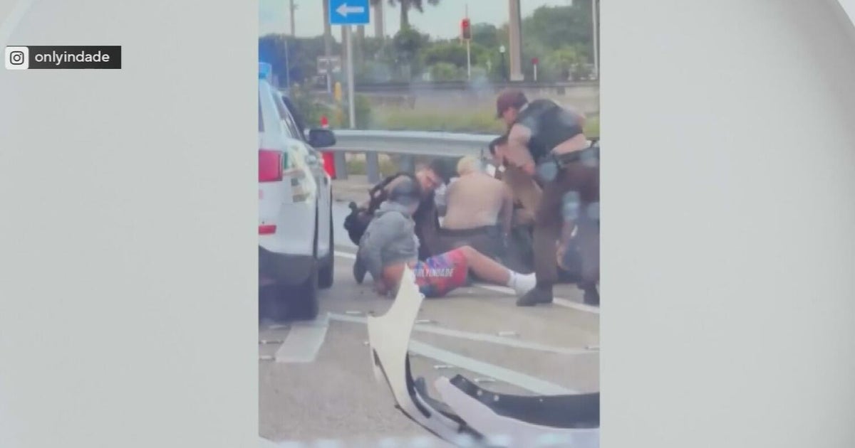 2 arrested after driver hits deputies with car before chase in southwest Miami-Dade