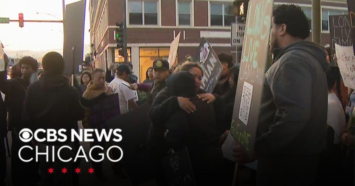 Memorial held for man killed in hit-and-run on Southwest Side - CBS Chicago
