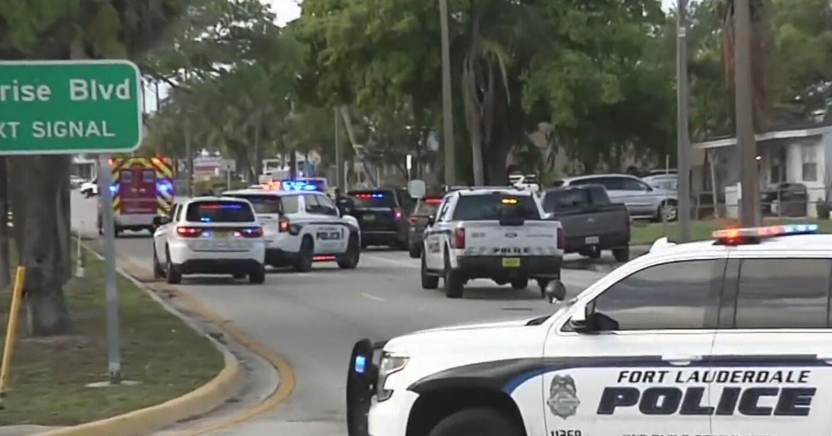 Police pursuit in Broward ends in violent rollover crash - CBS Miami