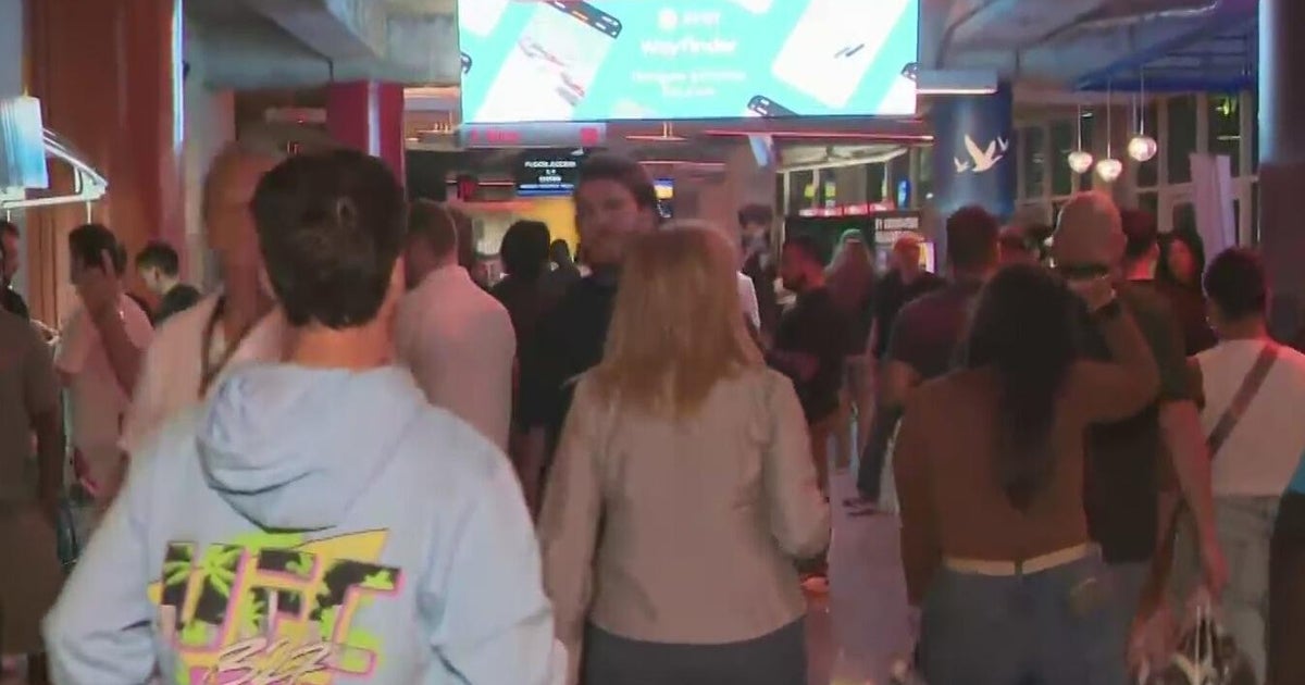 Thousands pack the Kaseya Center for UFC 327