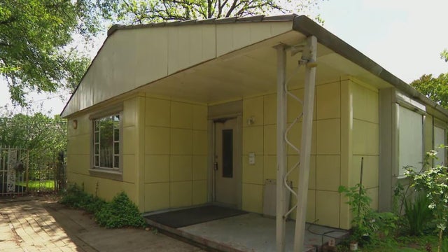 steel Lustron Home in North Dallas 
