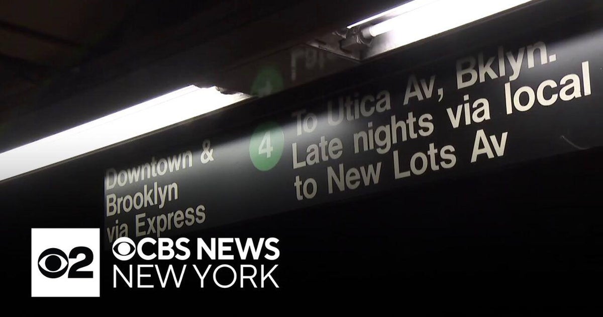 Police searching for suspect in 4 train stabbing in Lower Manhattan ...