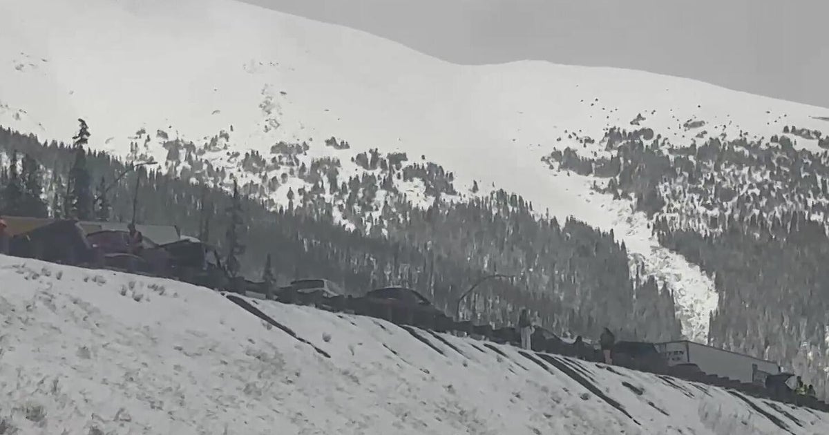 Crash involves dozens and dozens cars on snowy eastbound I-70 - CBS ...