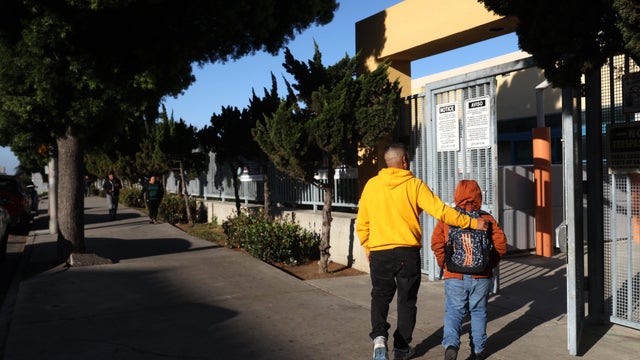Students return to school after LAUSD strike averted. 
