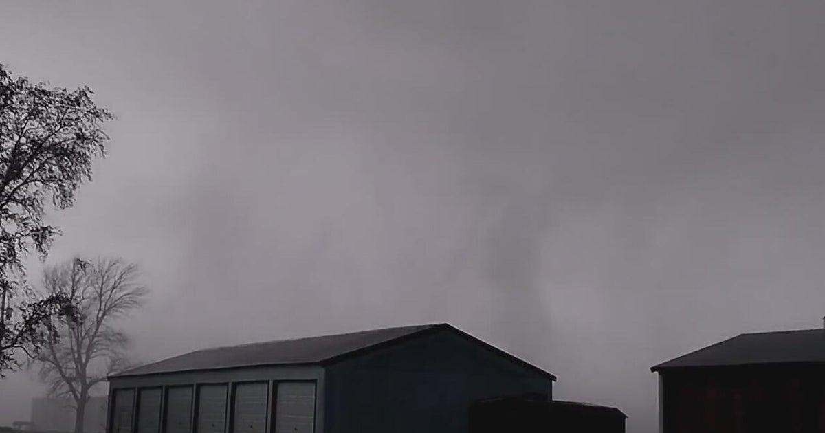 Kansas couple survives tornado in Ottawa