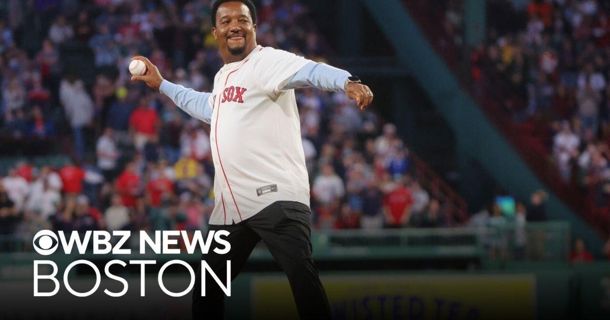 Pedro Martinez Foundation supports Boston Marathon runners, school in Dominican Republic