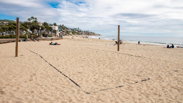 Crowds Hit SoCal Beaches Despite Coronavirus 