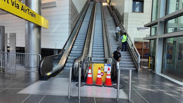 Out-of-service escalator at Jamaica Station 