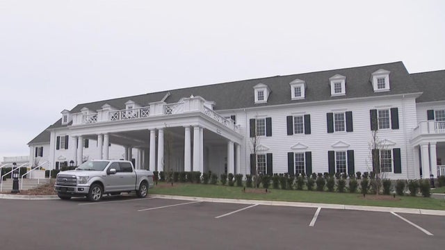 Oakland Hills Country Club celebrates reopening of clubhouse 