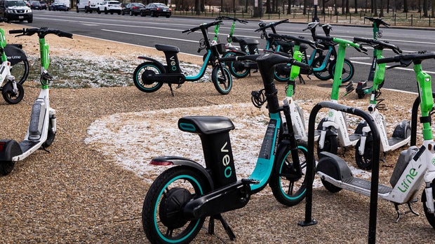Electric bikes and scooters for rent in Washington, DC 