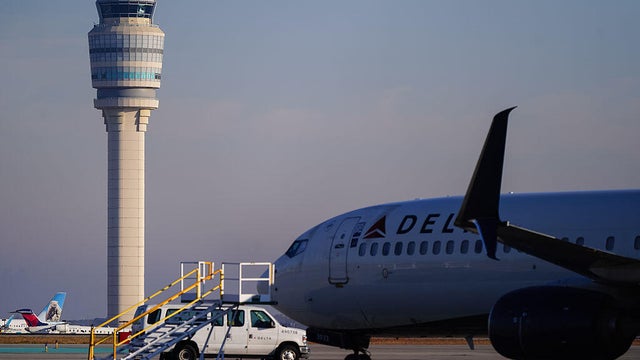 US Airlines Cut Flights, More To Come As Shutdown Drags On 