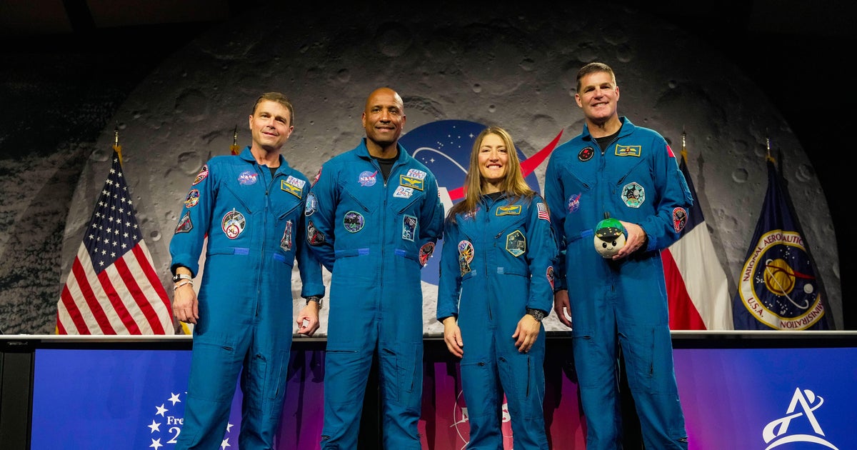 Trump to honor Artemis II crew with nation’s top space medal