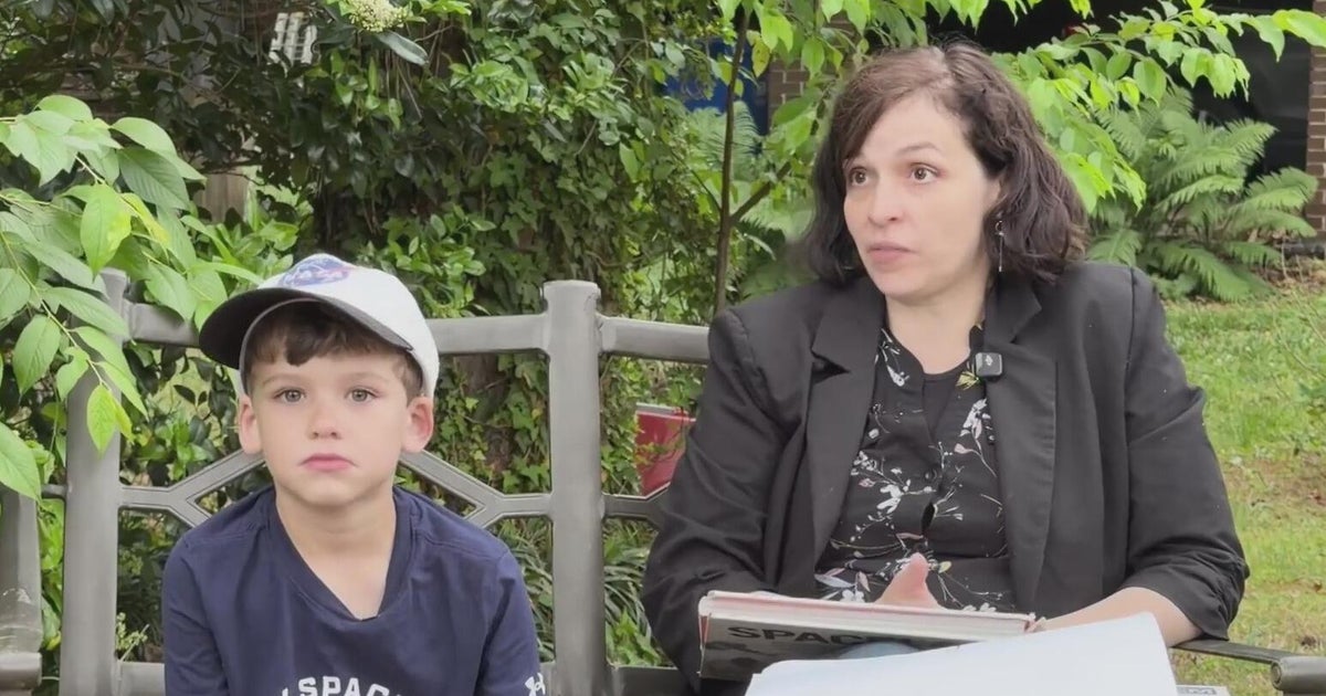 Young space fan who went viral joins Artemis crew town hall - CBS Texas