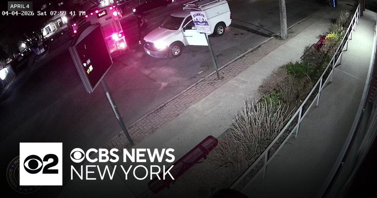 Man pleads not guilty in attack on MTA bus driver - CBS New York