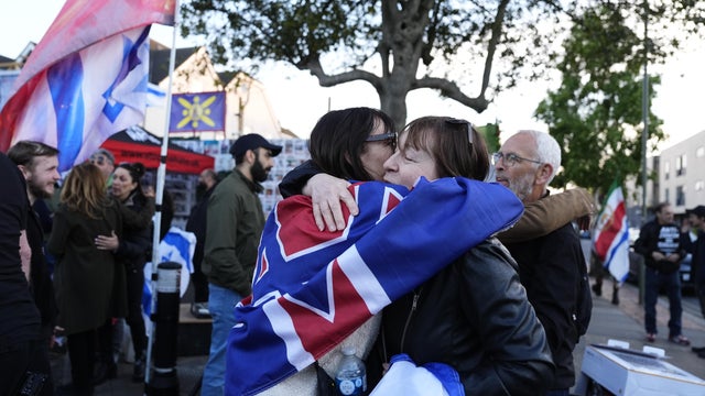 Keir Starmer Visits The Jewish Community In Golders Green 