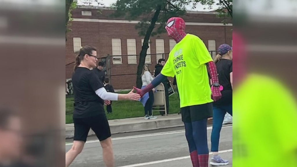 Supporters ready to cheer on runners at Pittsburgh Marathon