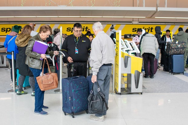 Crowds at Detroit Metropolitan Wayne County Airport 