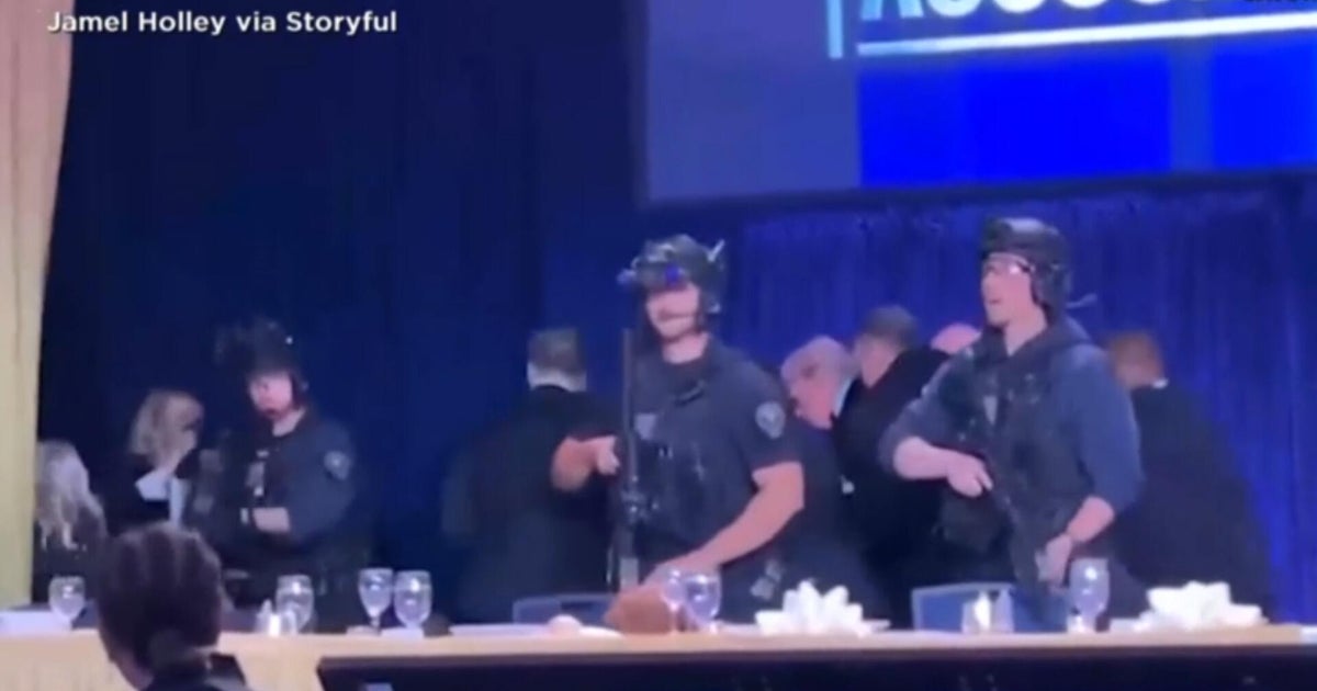 CBS News' Fin Gómez reflects on correspondents' dinner shooting: "Incredible force of reporters"