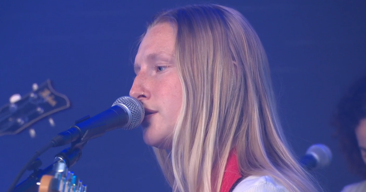 Saturday Sessions: Billie Marten performs "Feeling"