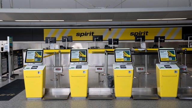 Spirit Airlines Shuts Down After Rescue Deal Talks Fall Through 