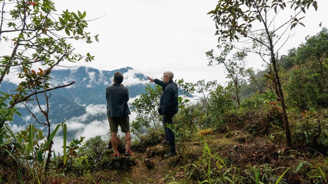 Diego Calder&oacute;n Franco and Anderson Cooper in Colombia 