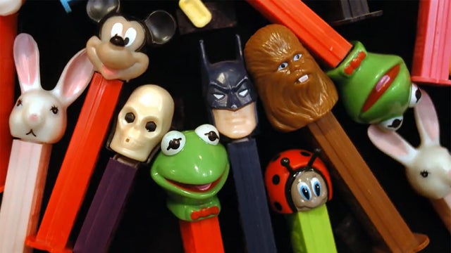 pez-dispensers-cu-1920.jpg 