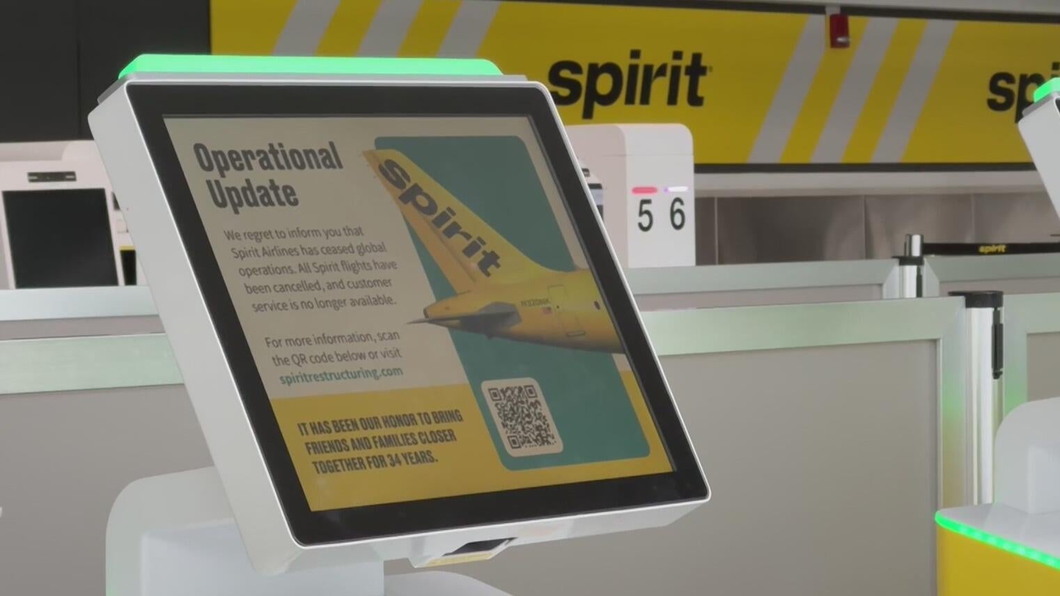 Ex-employees, passengers caught up in Spirit Airlines shutdown 