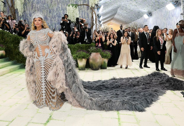 Beyoncé attends the 2026 Met Gala.