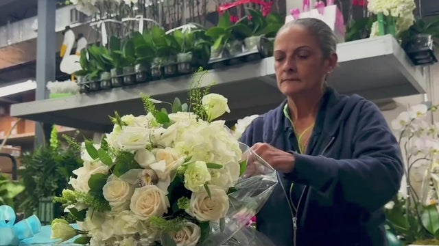 cbsmiami-mothers-day-flowers-1.jpg 