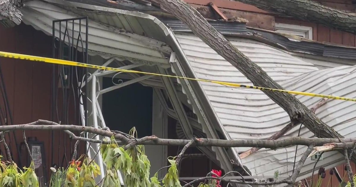 High winds, hail and lightning cause damage, power outages in Metro ...